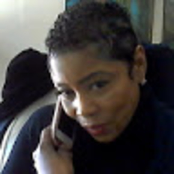 Meet your Posher, Lisa - Picture 1 of 1